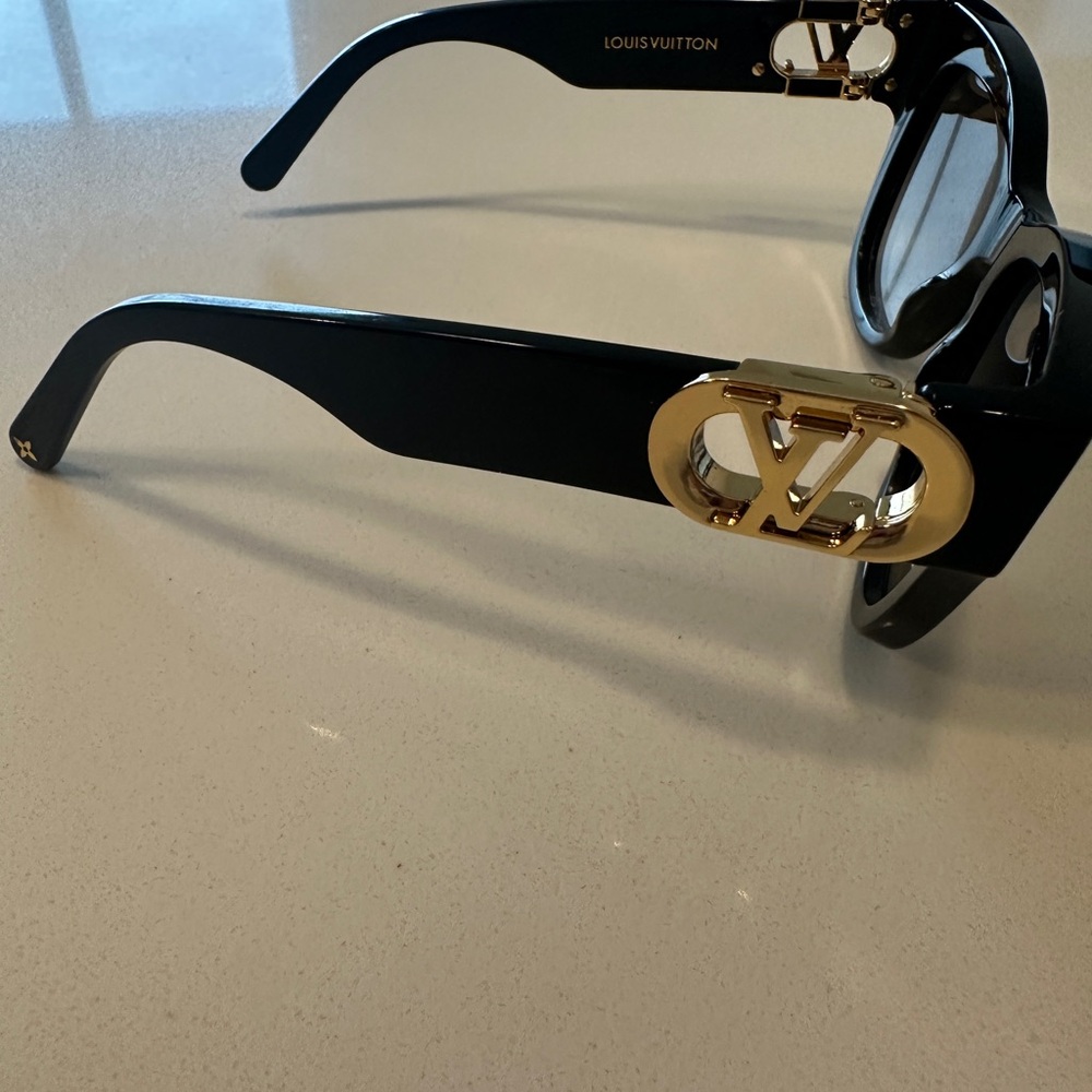 Louis Vuitton Black Sunglasses - Picture 9 of 14